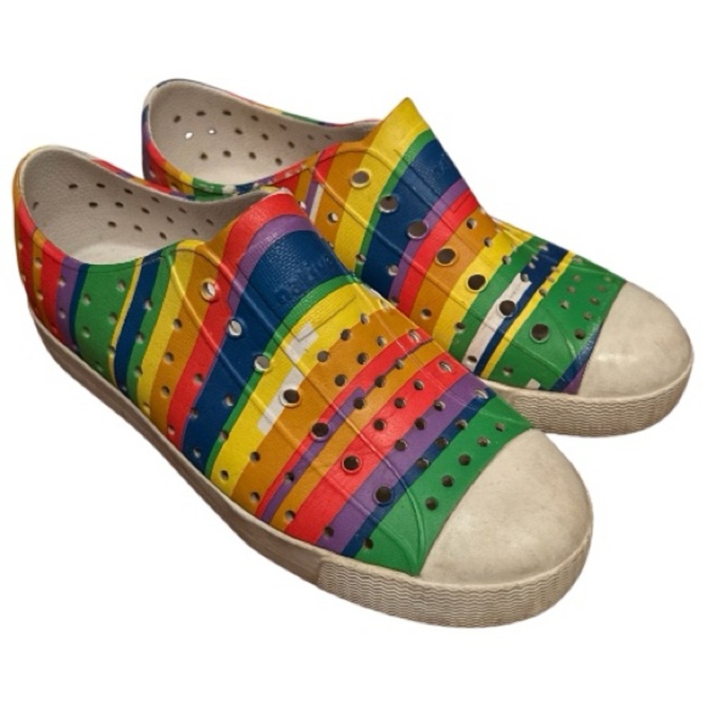 Native size J3 youth rainbow sandals and water shoes